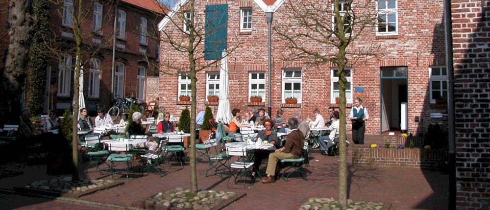 Hohes Haus Hotel Greetsiel Buitenkant foto