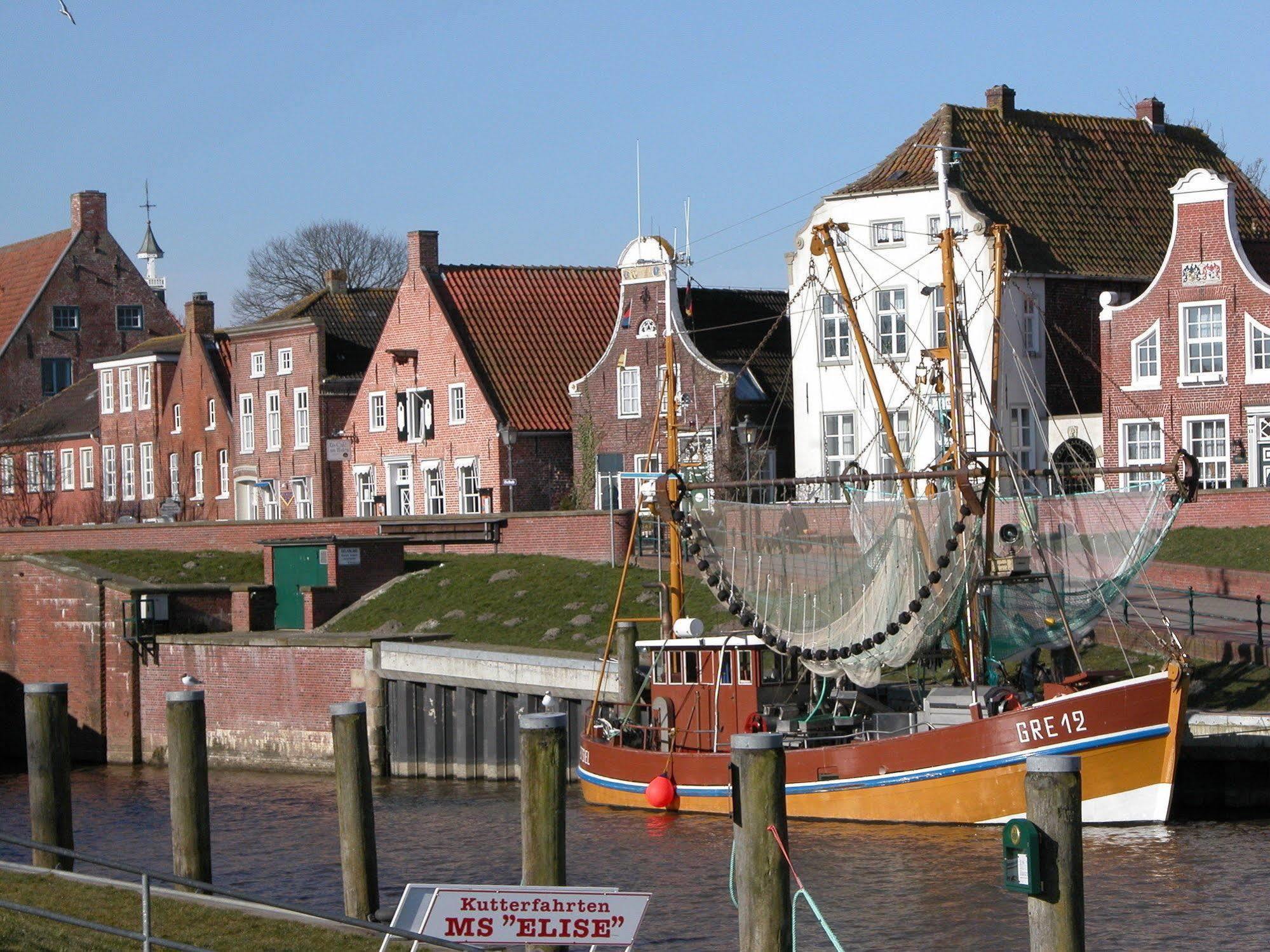 Hohes Haus Hotel Greetsiel Buitenkant foto